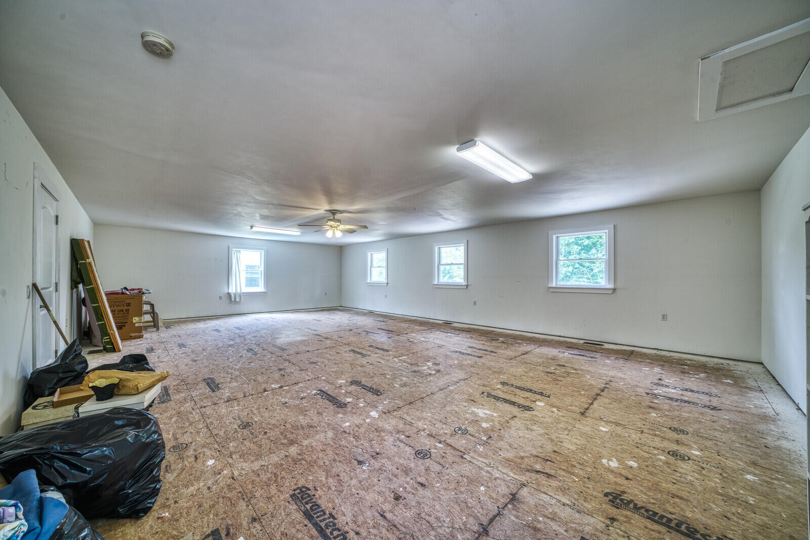 1631 Leffle Webb Road Crossville, TN 38572 - Photo 11 of 40 Gallery Image 11