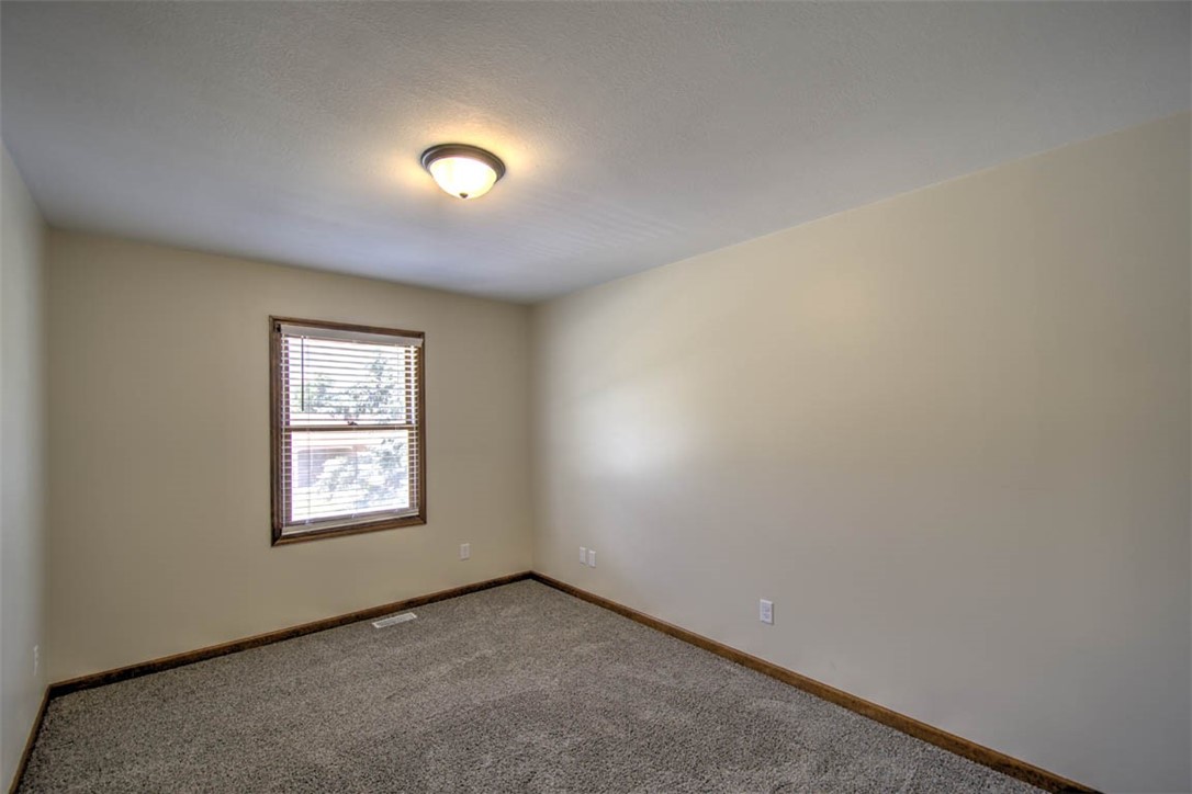 1545 Highland Place Decatur, IL 62526 - Photo 17 of 31