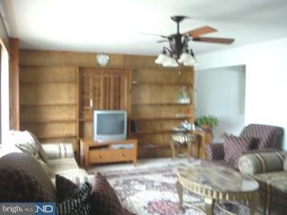 700 Ruth Street Sinking Spring, PA 19608 - Photo 4 of 6