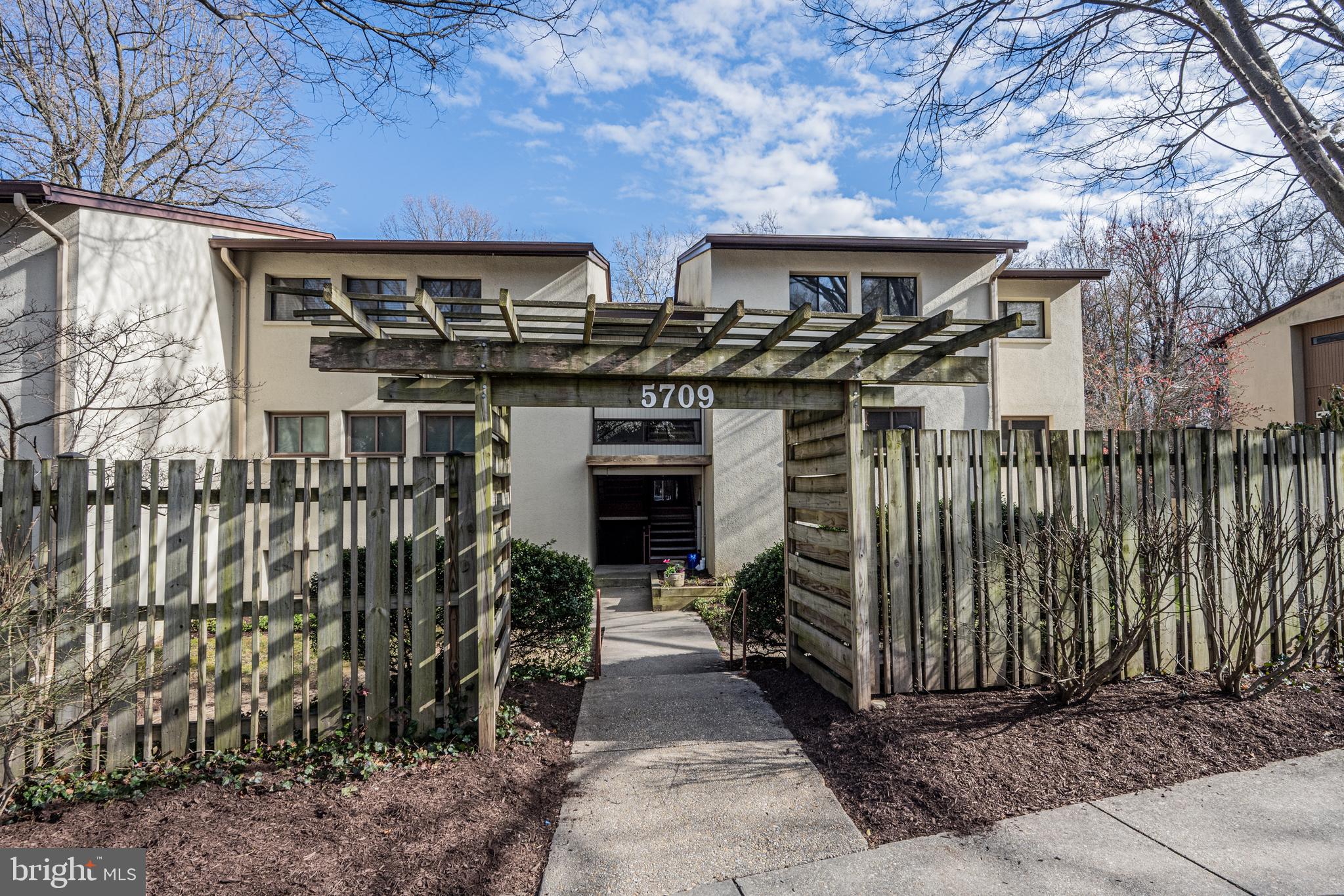5709 Harpers Farm Road, Unit B Columbia, MD 21044 - Photo 3 of 29 Gallery Image 3