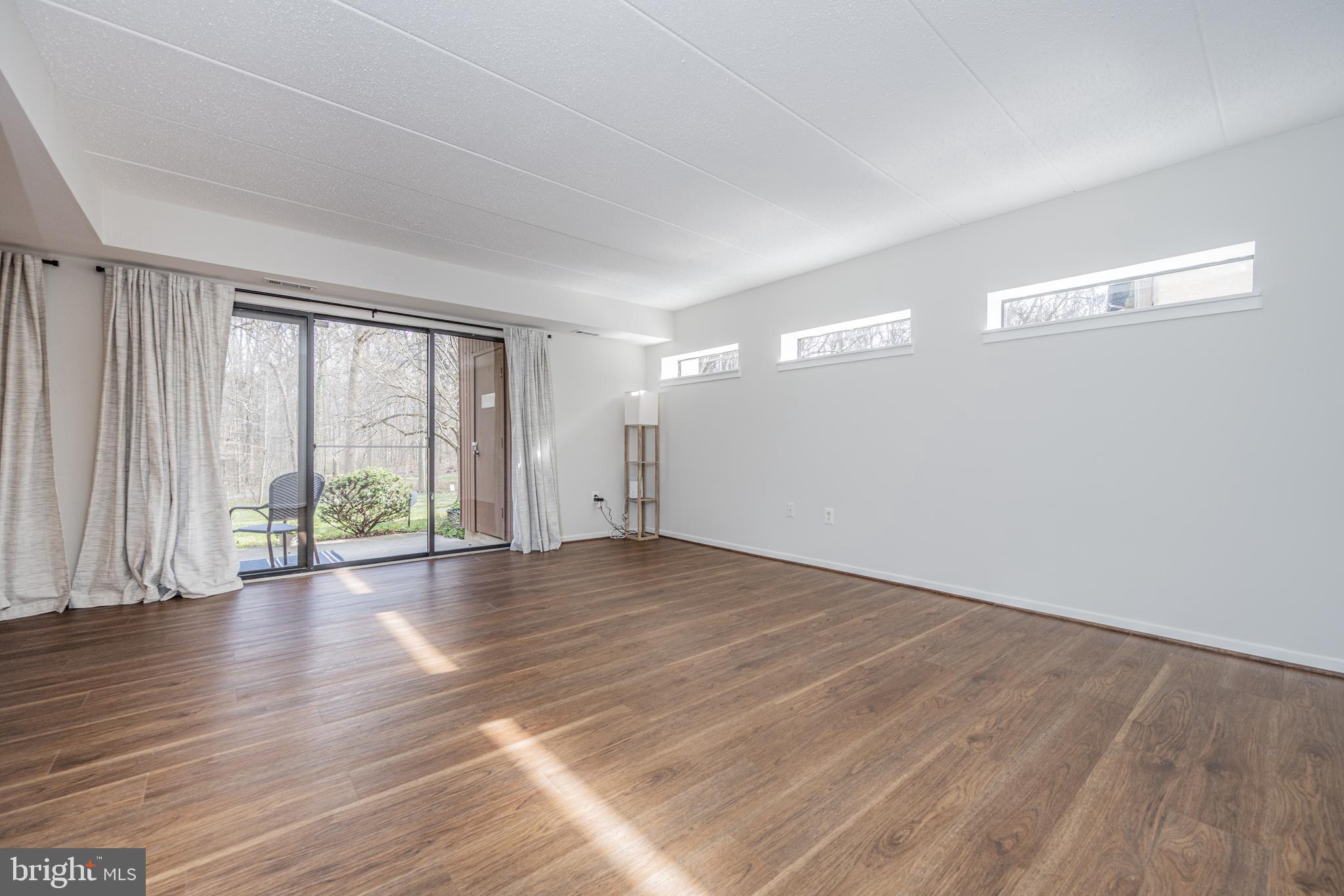 5709 Harpers Farm Road, Unit B Columbia, MD 21044 - Photo 8 of 29 Living Room