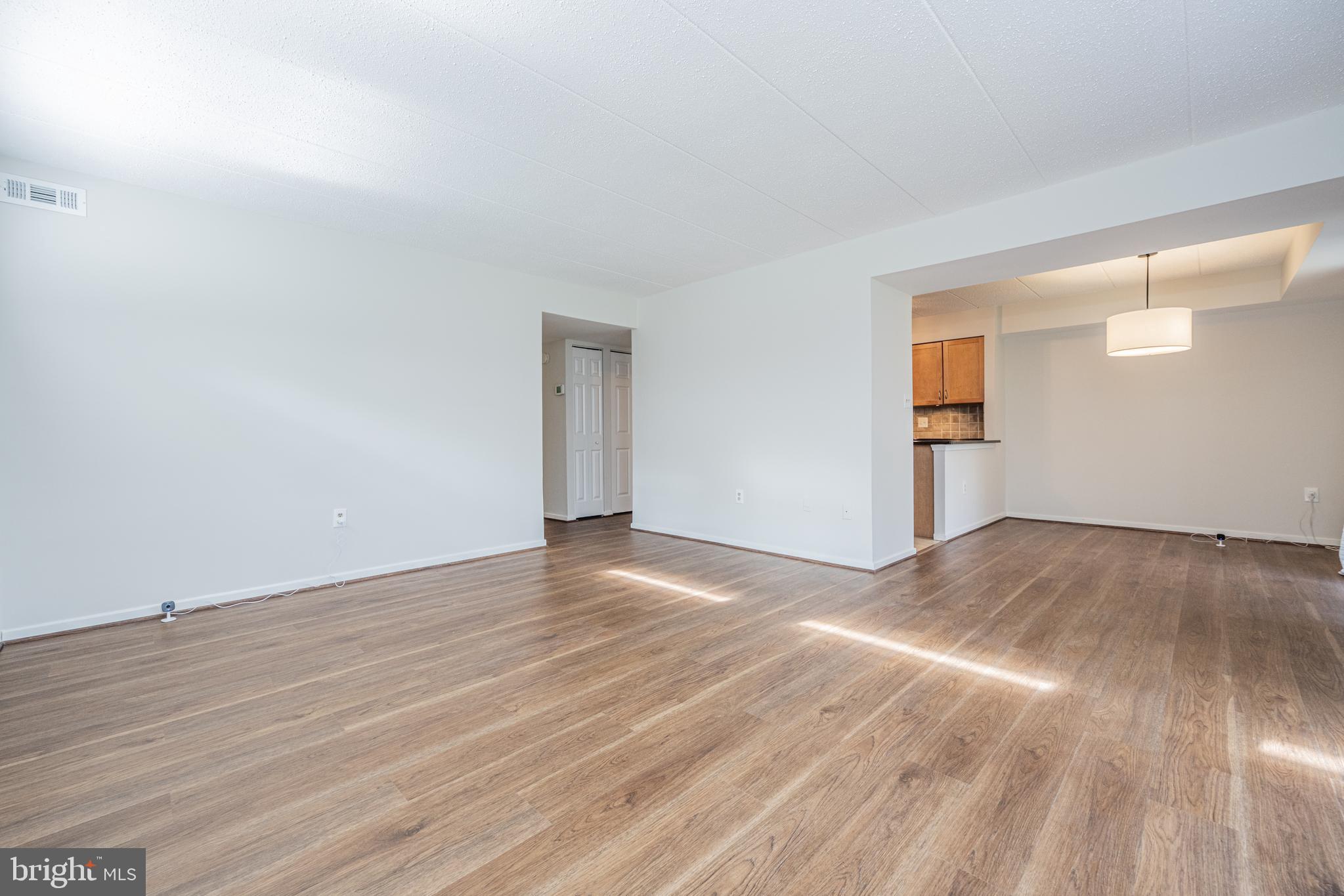 5709 Harpers Farm Road, Unit B Columbia, MD 21044 - Photo 10 of 29 Living Room