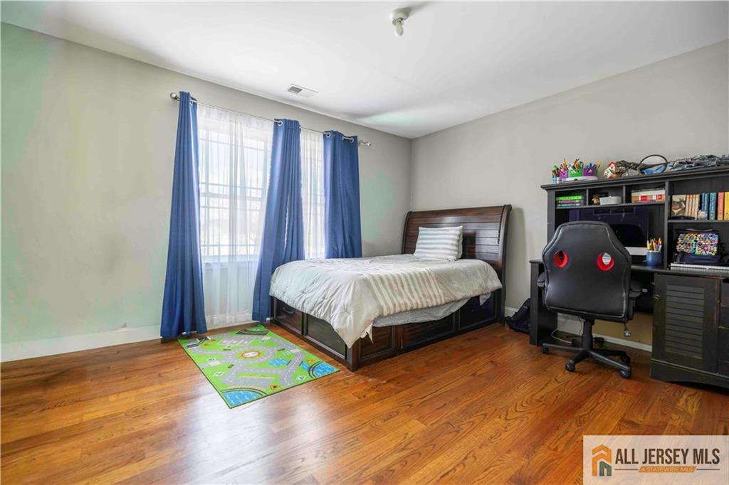 628 New Dover Road Colonia, NJ 07067 - Photo 14 of 32