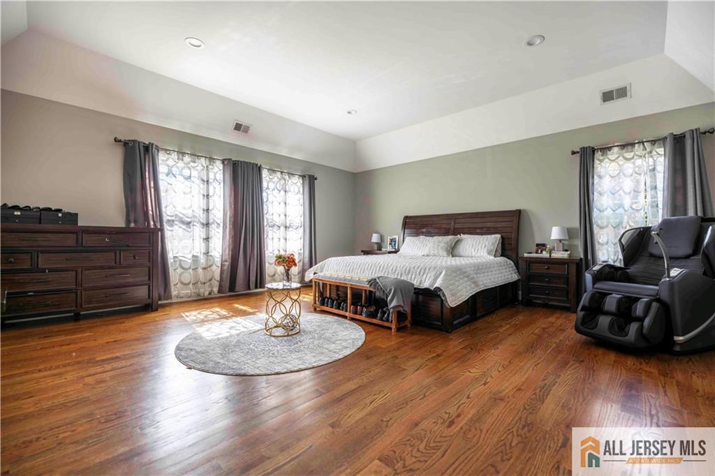 628 New Dover Road Colonia, NJ 07067 - Photo 20 of 32