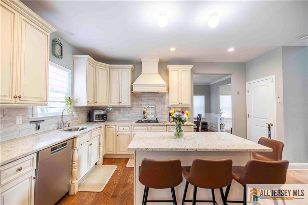 628 New Dover Road Colonia, NJ 07067 - Photo 3 of 32