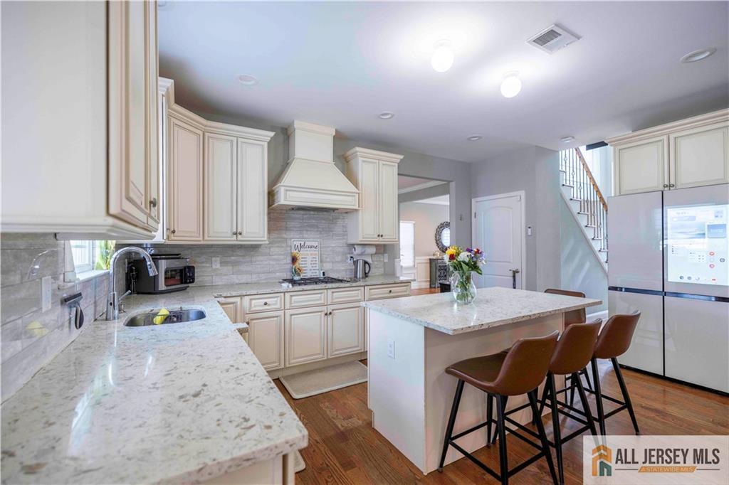 628 New Dover Road Colonia, NJ 07067 - Photo 5 of 32