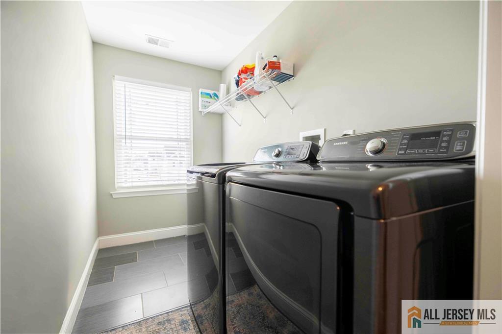 628 New Dover Road Colonia, NJ 07067 - Photo 10 of 32