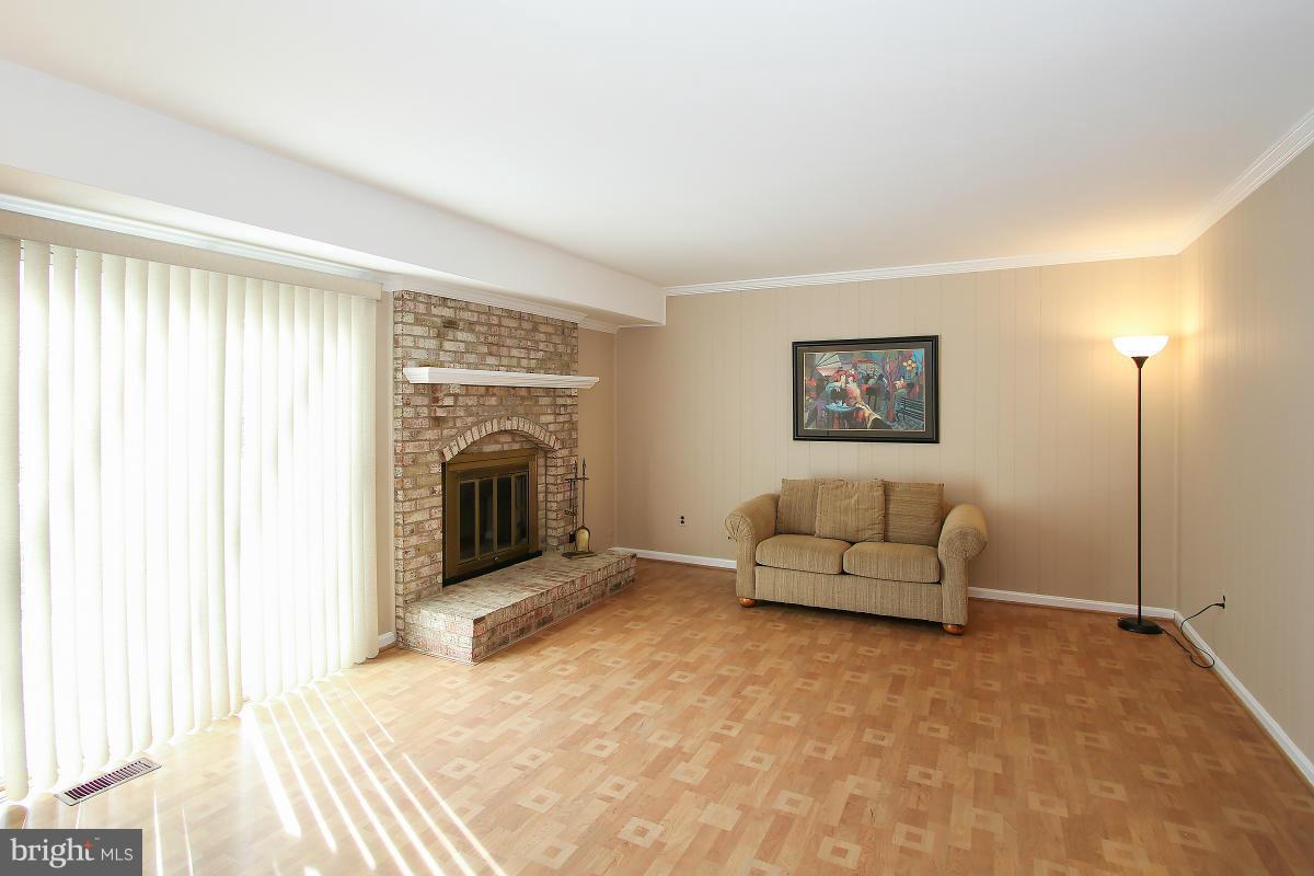 301 Opera Court Silver Spring, MD 20901 - Photo 9 of 22 Family Room