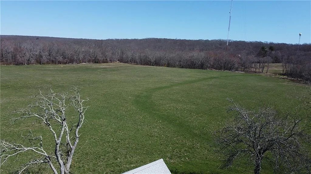 3118 Main Road Tiverton, RI 02878 - Photo 3 of 11