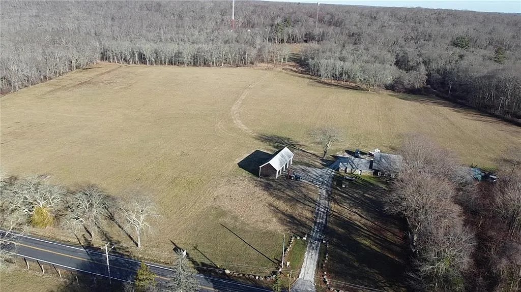 3118 Main Road Tiverton, RI 02878 - Photo 4 of 11