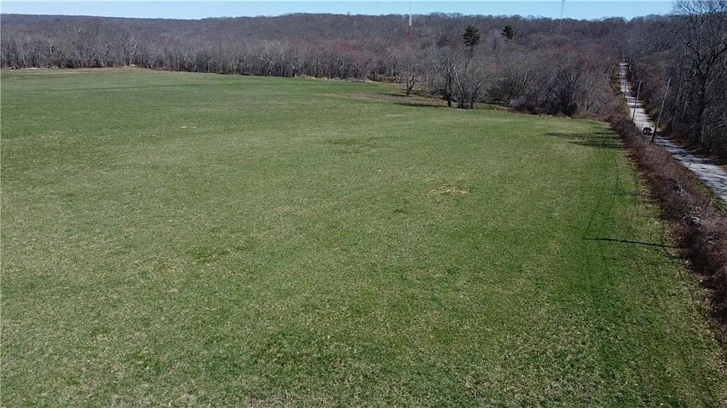 3118 Main Road Tiverton, RI 02878 - Photo 9 of 11