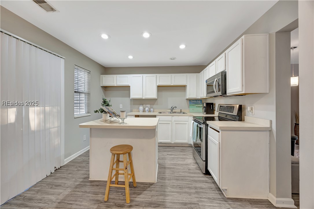 230 West Square Bluffton, SC 29910 - Photo 11 of 27 Kitchen