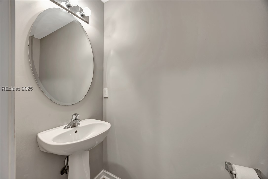 230 West Square Bluffton, SC 29910 - Photo 15 of 27 Powder room