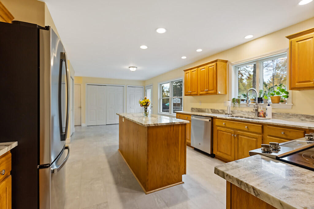 7 Moyse Road Winterport, ME 04496 - Photo 2 of 71 35_BP5A0093_DxO_mls