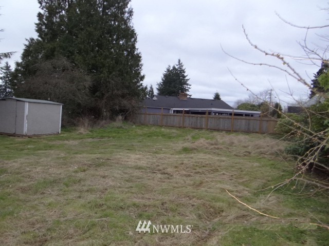5615 Lowell Road Everett, WA 98203 - Photo 2 of 15
