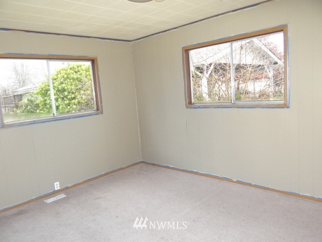 5615 Lowell Road Everett, WA 98203 - Photo 11 of 15