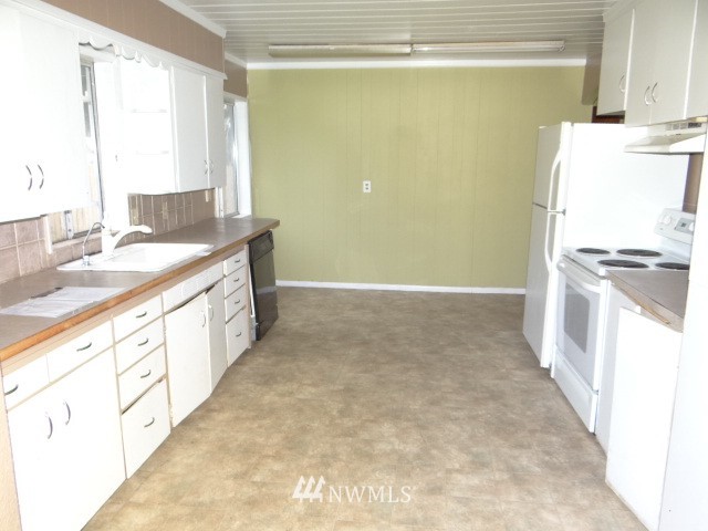 5615 Lowell Road Everett, WA 98203 - Photo 4 of 15