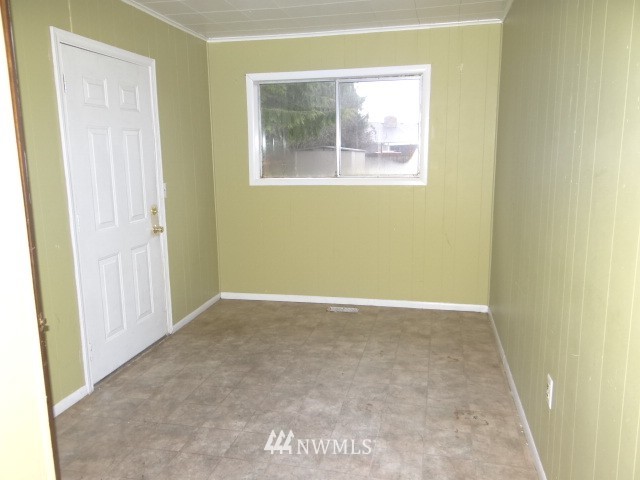 5615 Lowell Road Everett, WA 98203 - Photo 6 of 15