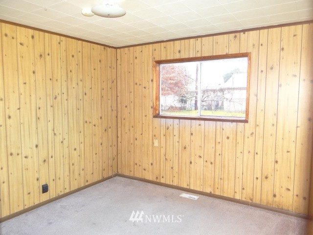 5615 Lowell Road Everett, WA 98203 - Photo 7 of 15