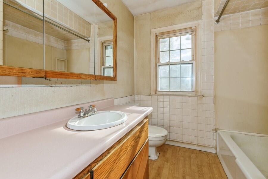 542 Montezuma Road Benton Harbor, MI 49022 - Photo 8 of 13 08_542MontezumaRd_2015_LowRes