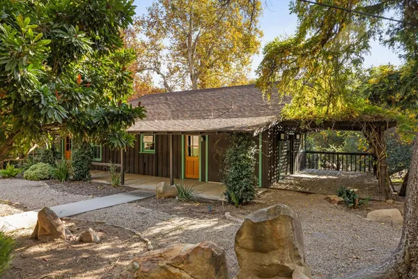 $5,000,000 | 2250 Hermitage Road, Ojai, CA 93023