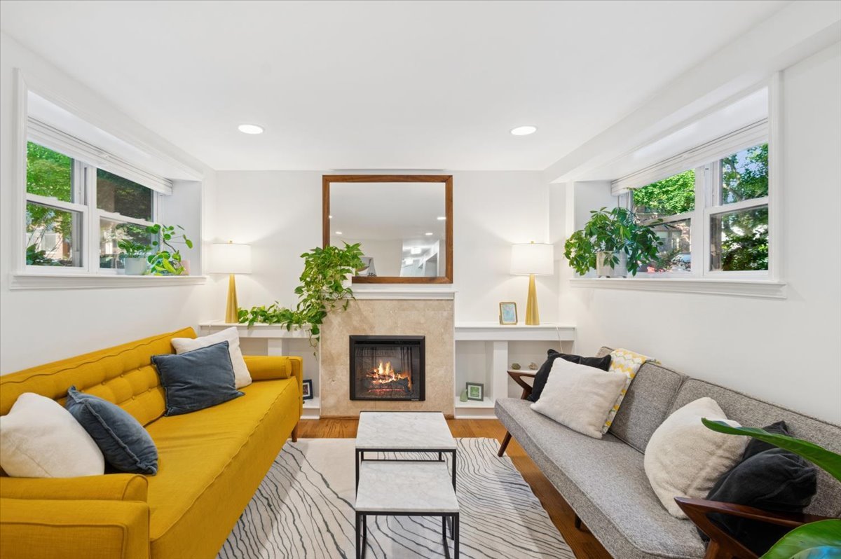 1621 West Rascher Avenue, Unit G Chicago, IL 60640 - Photo 2 of 18 Gallery Image 2