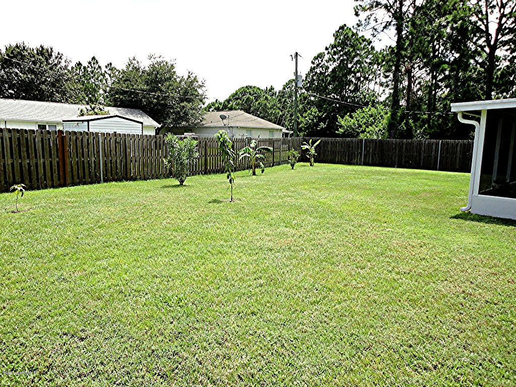 1708 Hydrangea Road Palm Bay, FL 32907 - Photo 3 of 13 Back yard