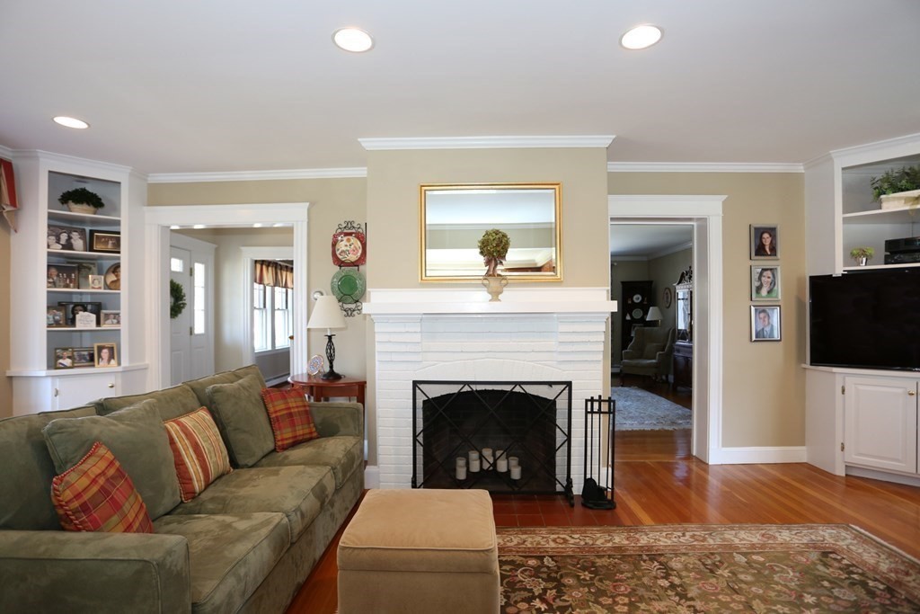 6 Coolidge Avenue Needham, MA 02492 - Photo 11 of 31