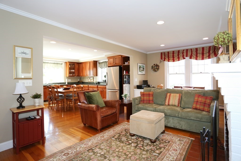 6 Coolidge Avenue Needham, MA 02492 - Photo 12 of 31