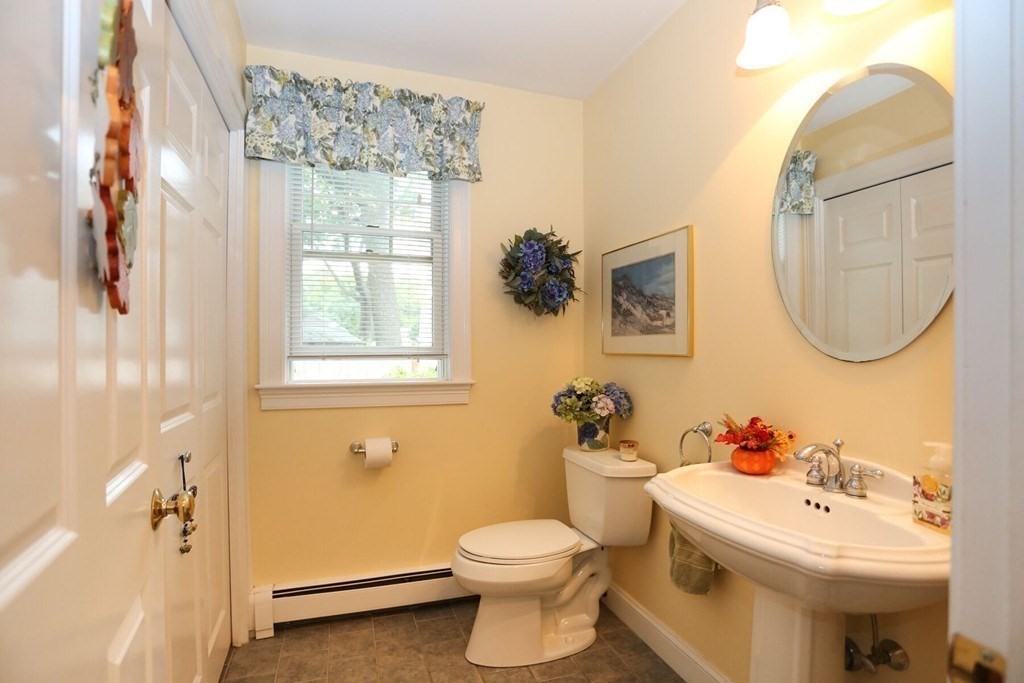 6 Coolidge Avenue Needham, MA 02492 - Photo 17 of 31