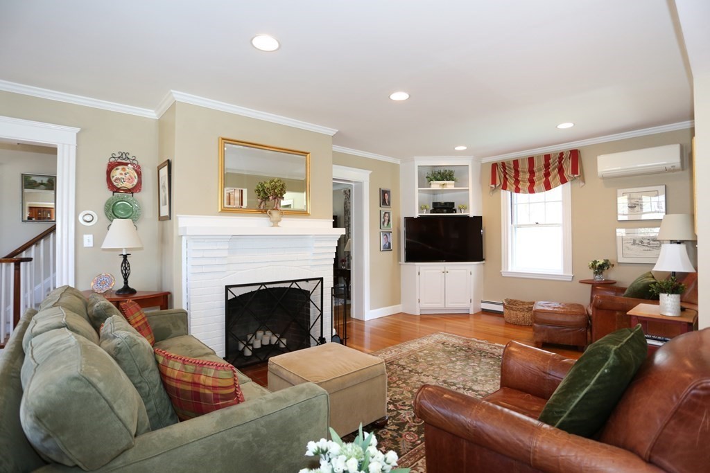 6 Coolidge Avenue Needham, MA 02492 - Photo 9 of 31