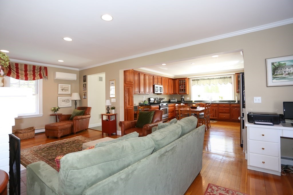 6 Coolidge Avenue Needham, MA 02492 - Photo 10 of 31