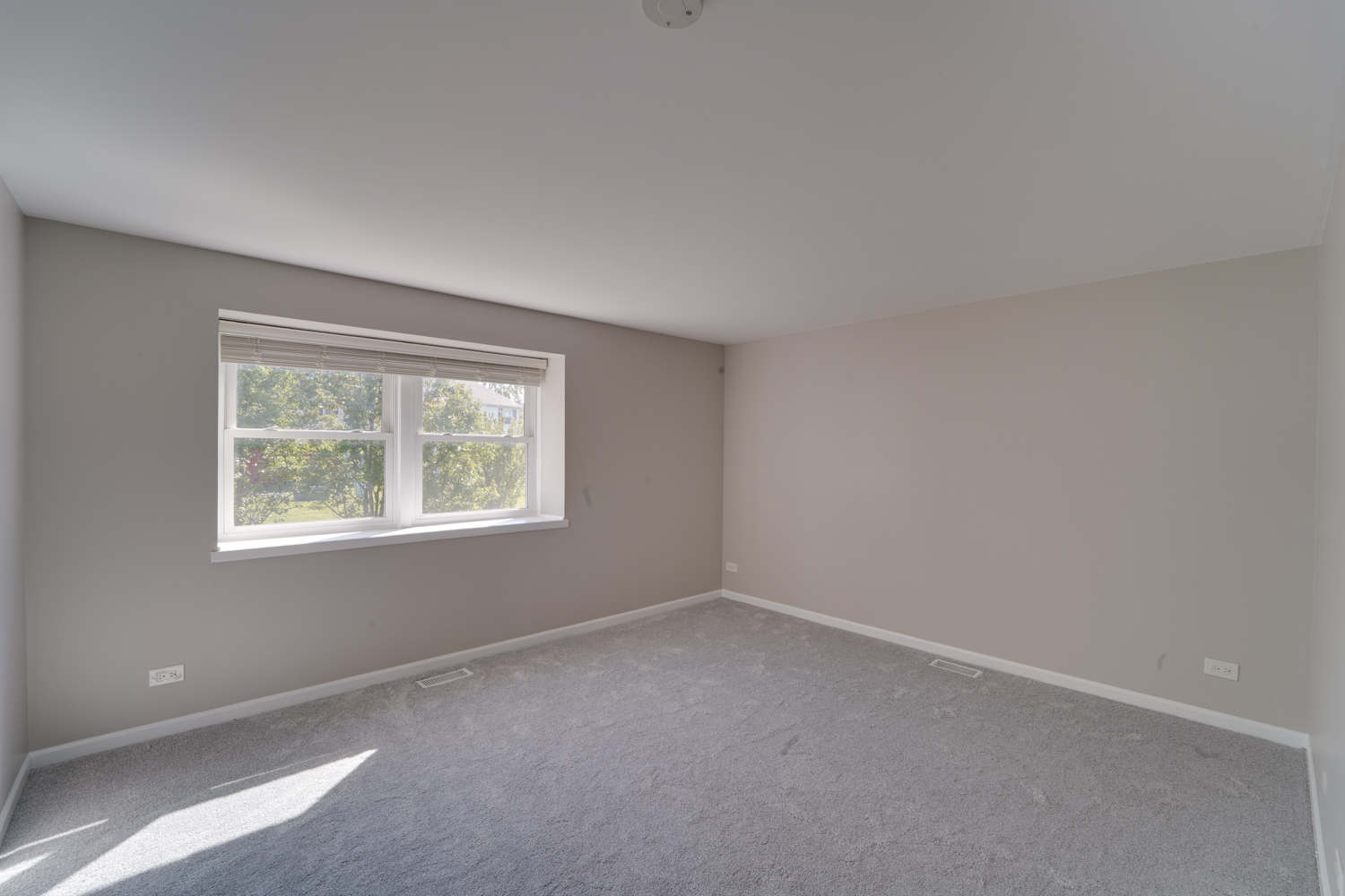 1883 Jamestown Circle Hoffman Estates, IL 60169 - Photo 10 of 13