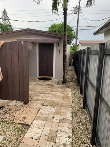 $1,400 | Undisclosed Address, Miami, FL 33165