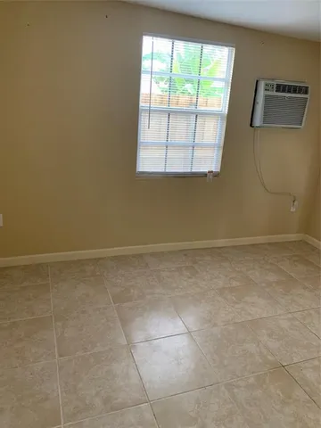 $1,400 | Undisclosed Address, Miami, FL 33165