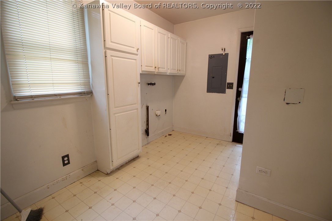 1045 Valley Road Charleston, WV 25302 - Photo 11 of 31 Gallery Image 11