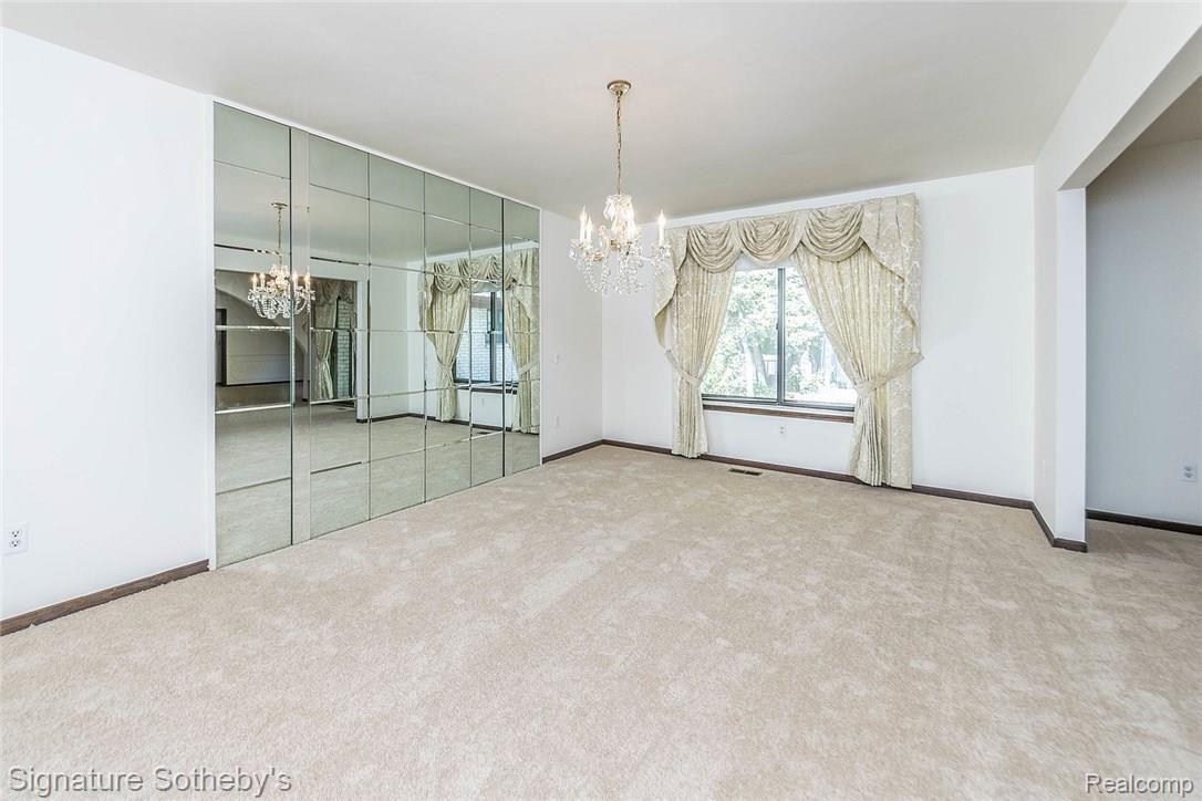 11403 Common Road Warren, MI 48093 - Photo 12 of 35 Formal Dining Room
