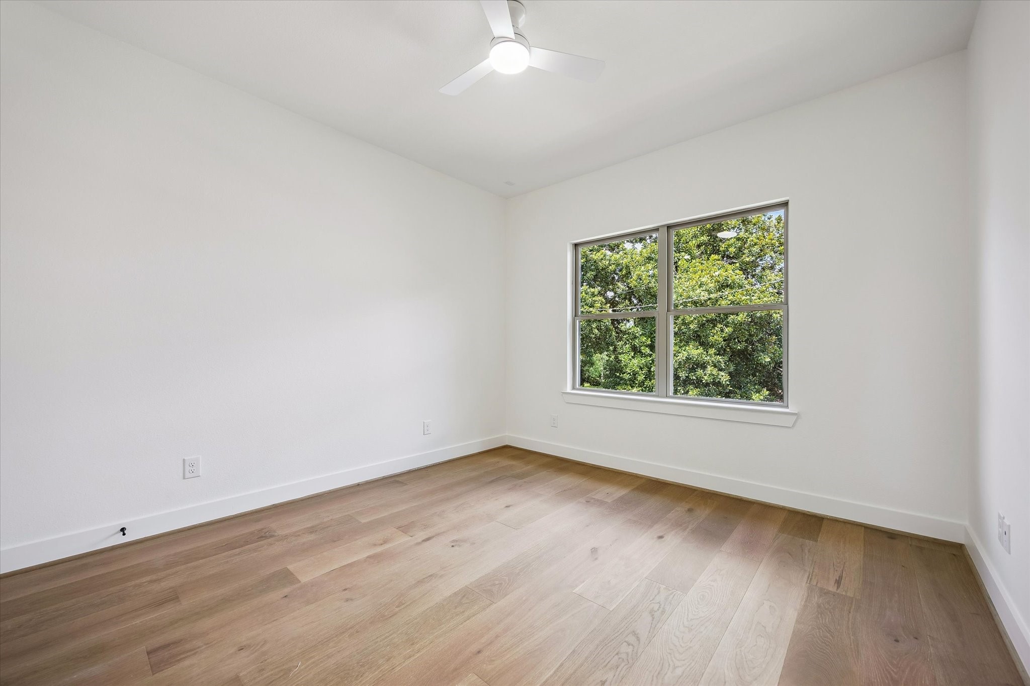 5329 Dora Street Houston, TX 77005 - Photo 29 of 43 Secondary bedroom #1