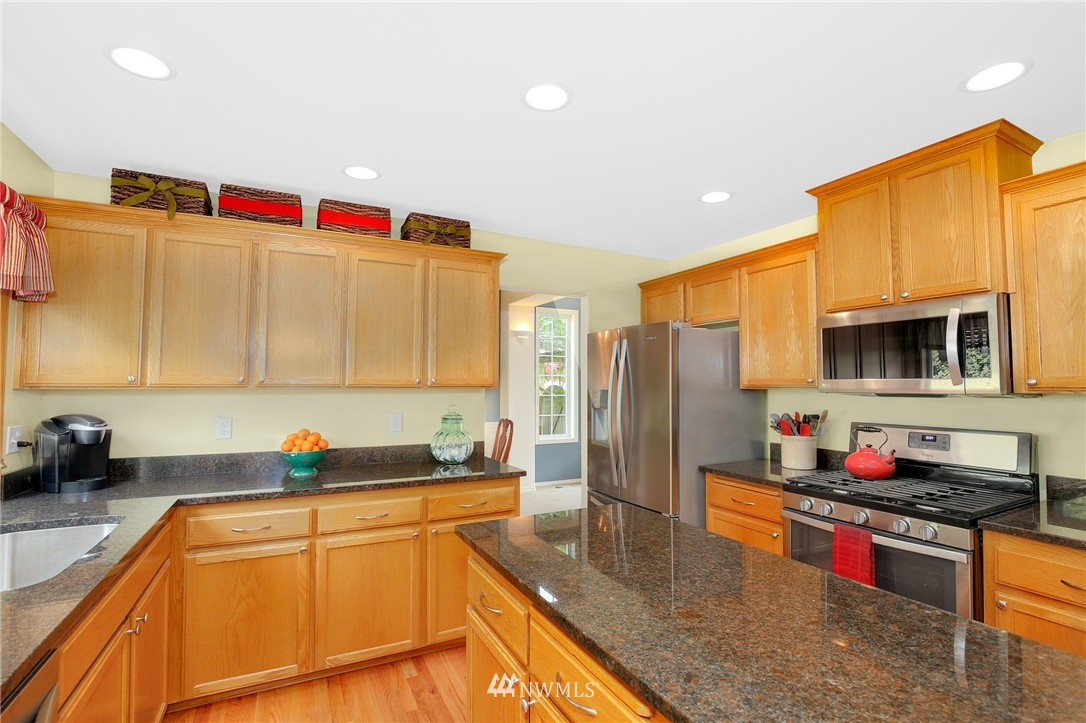 2708 182nd Place Southeast Bothell, WA 98012 - Photo 8 of 23 Gallery Image 8