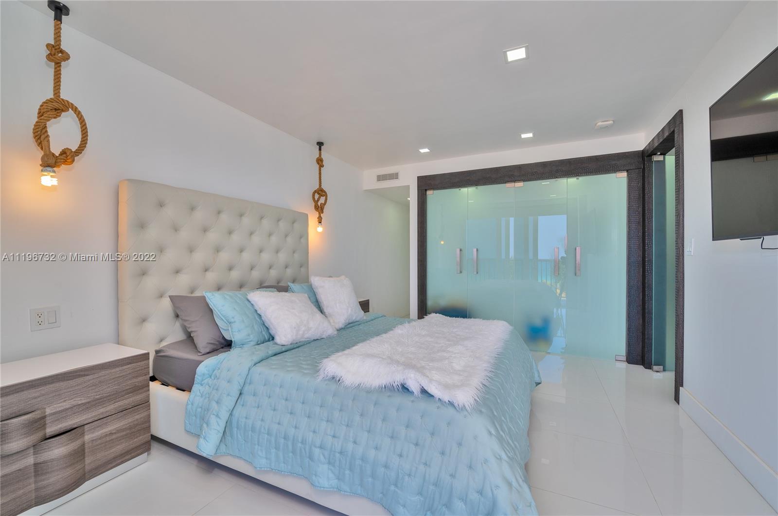 400 North Surf Road, Unit 504 Hollywood, FL 33019 - Photo 19 of 33 Gallery Image 19
