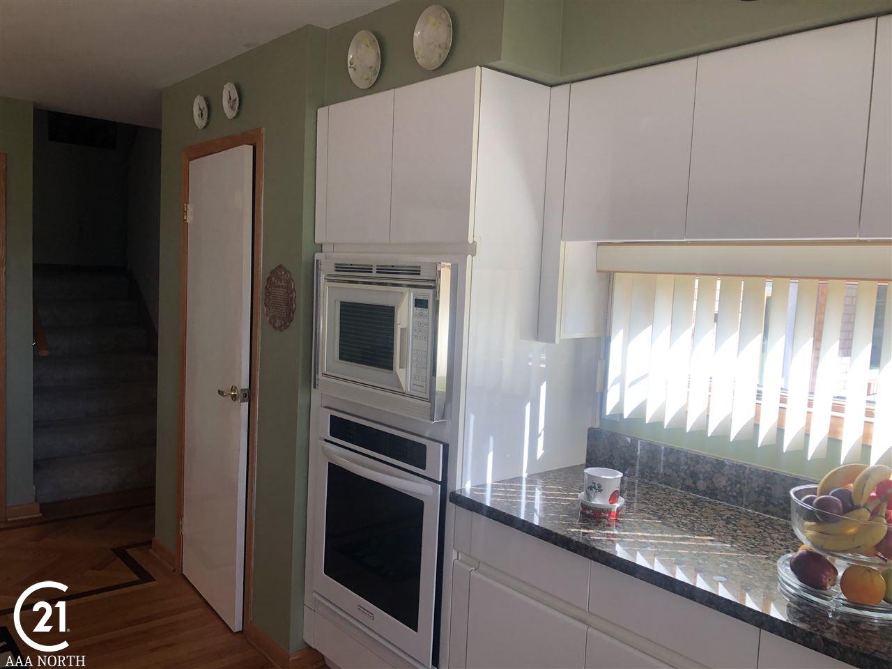 78625 Kidder Road Romeo, MI 48065 - Photo 16 of 48 Beautiful Kitchen