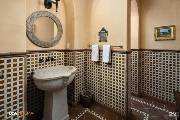 $2,950,000 | Undisclosed Address, Bakersfield, CA 93311