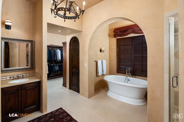 $2,950,000 | Undisclosed Address, Bakersfield, CA 93311