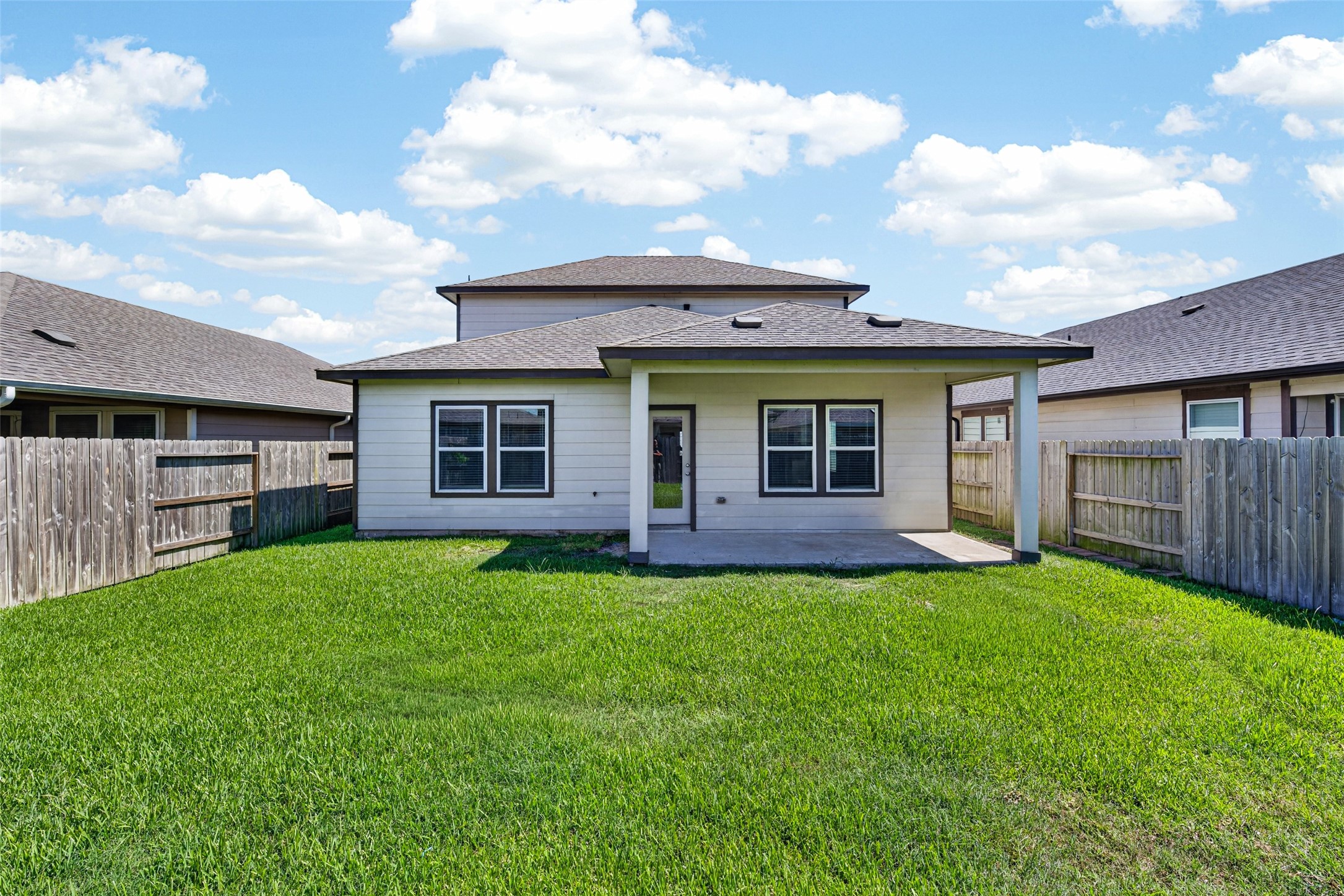927 Cloverdale Drive Rosharon, TX 77583 - Photo 9 of 46