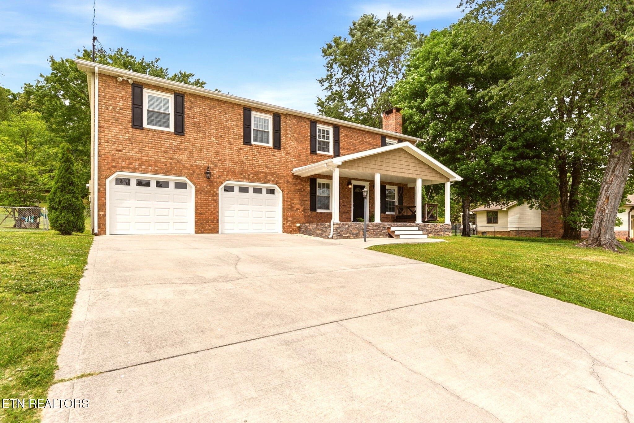 208 Lakeview Lane Oak Ridge, TN 37830 - Photo 2 of 45 Gallery Image 2