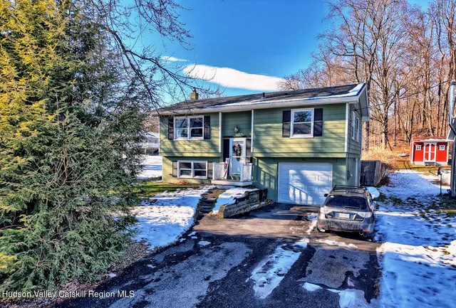 $349,900 | 52 North Franklin Street, Athens, NY 12015
