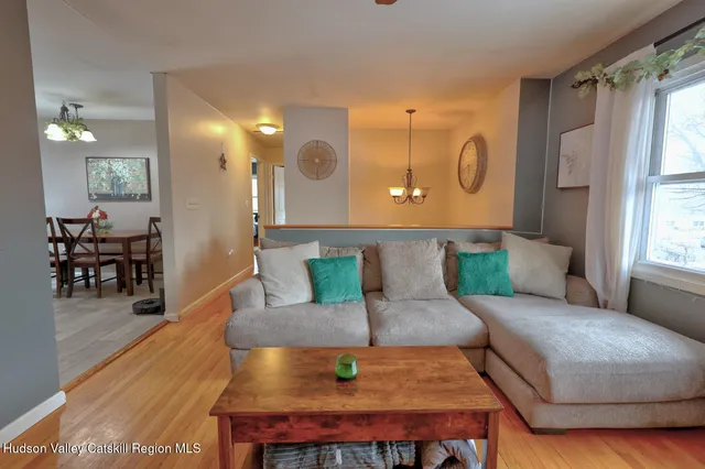 $349,900 | 52 North Franklin Street, Athens, NY 12015