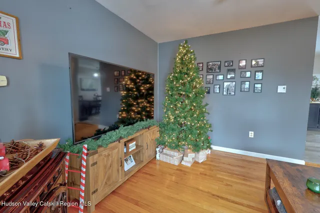 $349,900 | 52 North Franklin Street, Athens, NY 12015