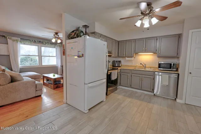 $349,900 | 52 North Franklin Street, Athens, NY 12015