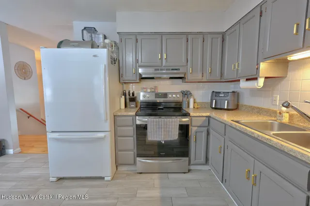 $349,900 | 52 North Franklin Street, Athens, NY 12015